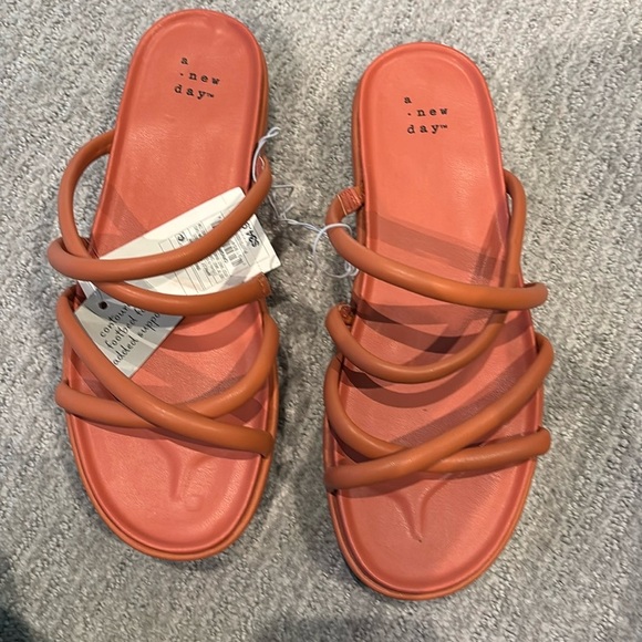 A New Day Platform Sandals - Picture 1 of 2